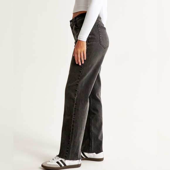 Abercrombie 90s Baggy Low Rise Jeans- Curve Love Size 29 - Picture 2 of 5